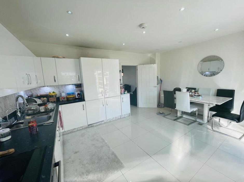 Foxglove Close, West Drayton